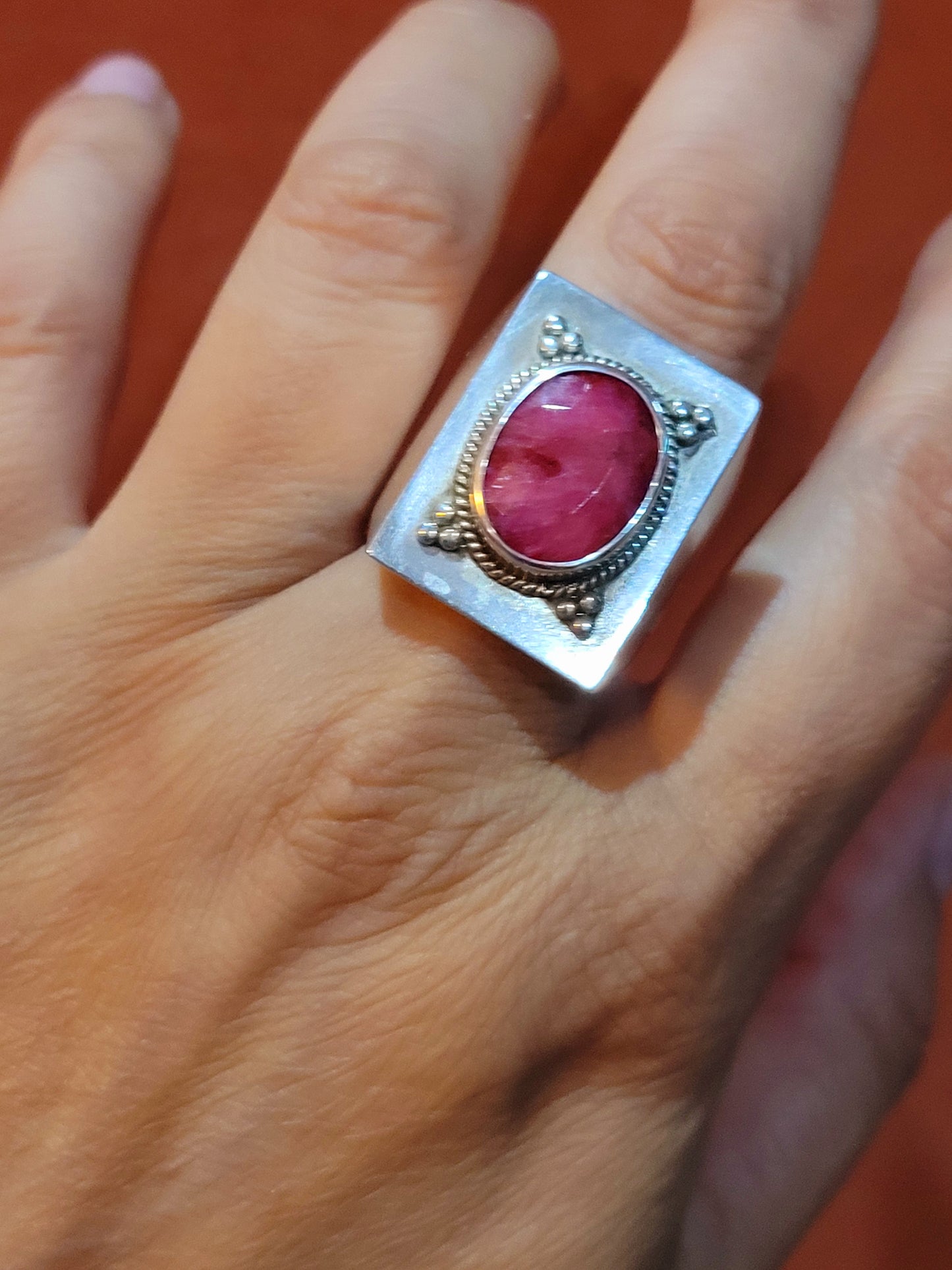 Bague argent massif et rubis