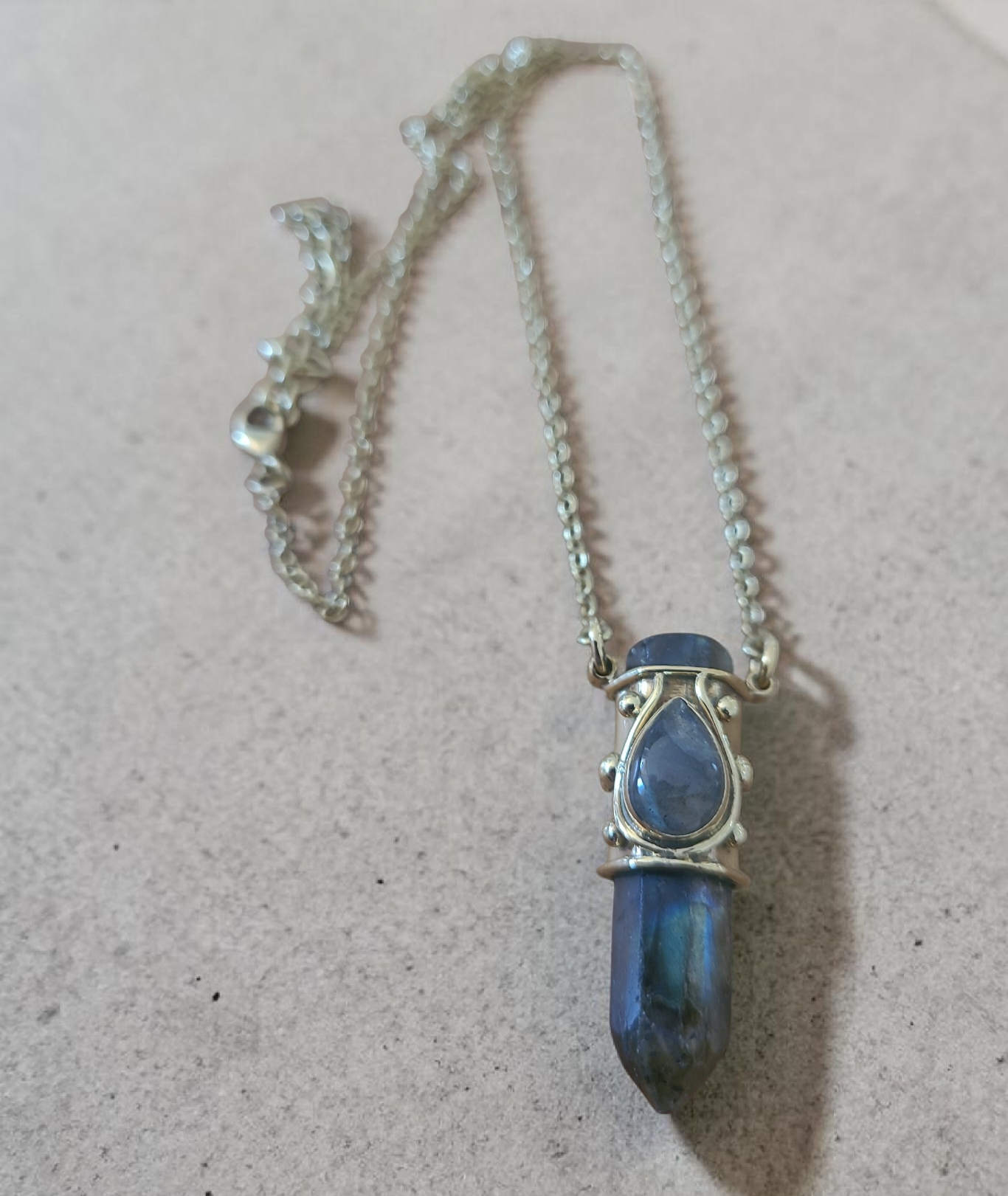 Collier talisman ROSABEL
