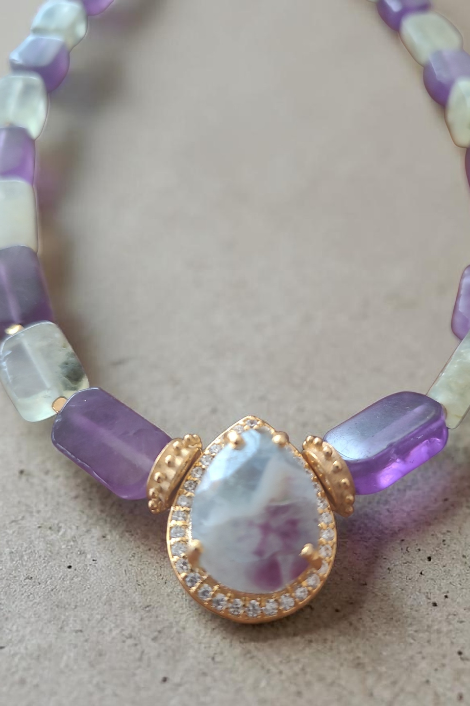 Collier ALY